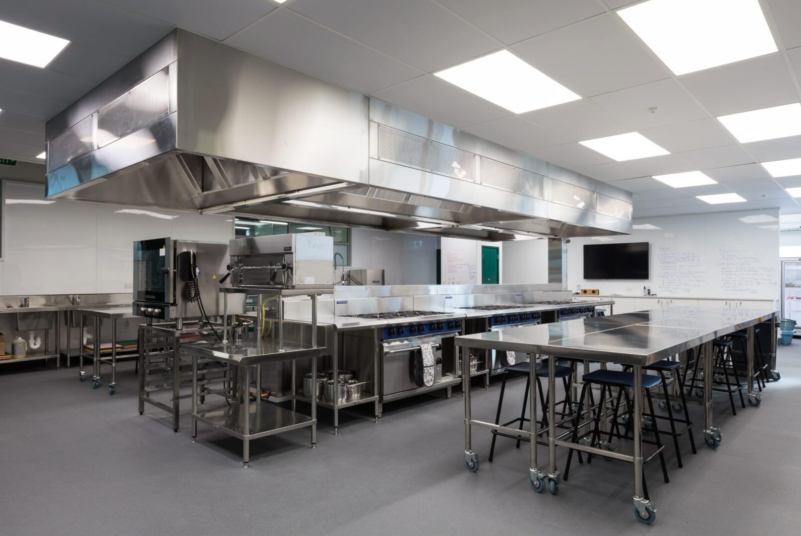 1O0A9242-5-min-1920x1080